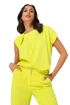 1621-80 / Soepelvallende Asymmetrische Korte Top