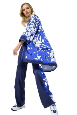 1552-29 / Soepelvallende Shiny Broek, Recht Been, Normal Waist