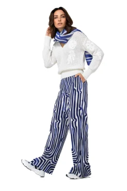 1294-91 / Vrouwelijke Pull Met Broderie Effect